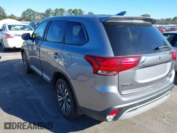 ✅ 2019 Mitsubishi Outlander ES • VIN: JA4AZ3A33KZ003312 • Лот: 43823433. Опубликован ранее на IAAI с пробегом 107 495 миль. Бесплатный доступ к архиву аукционных продаж из США и подробный отчёт об истории автомобиля на DreamBid. Изображение 3.