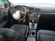 ✅ 2021 Volkswagen Golf TSI • VIN: 3VWG57AUXMM012764 • Lot: 87458764. Wystawiony na Copart z przebiegiem 58 301 mil. Bezpłatny archiwum sprzedaży aukcyjnych z USA i szczegółowy raport historii pojazdu na DreamBid. Zdjęcie 8.