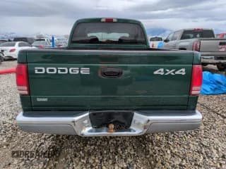 ✅ 2001 Dodge Dakota Sport • VIN: 1B7HG2AN71S340563 • Lot: 50101085. Wystawiony na Copart z przebiegiem 222 331 mil. Bezpłatny archiwum sprzedaży aukcyjnych z USA i szczegółowy raport historii pojazdu na DreamBid. Zdjęcie 6.