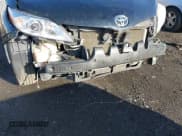 ✅ 2015 Toyota Sienna XLE • VIN: 5TDYK3DC3FS660414 • Lot: 43643982. Wystawiony na IAAI z przebiegiem 200 605 mil. Bezpłatny archiwum sprzedaży aukcyjnych z USA i szczegółowy raport historii pojazdu na DreamBid. Zdjęcie 6.