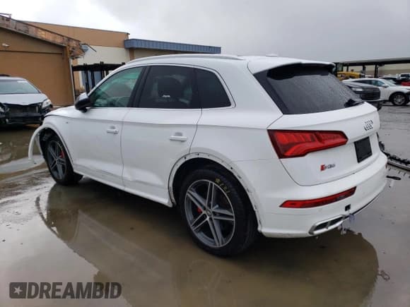 ✅ 2018 Audi SQ5 Premium Plus • VIN: WA1A4AFY9J2174211 • Lot: 44818213. Wystawiony na Copart z przebiegiem 48 868 mil. Bezpłatny archiwum sprzedaży aukcyjnych z USA i szczegółowy raport historii pojazdu na DreamBid. Zdjęcie 2.