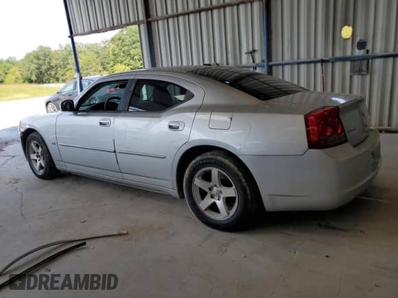 2010 Dodge Charger SXT с VIN 2B3CA3CV9AH246837, выставлен на аукционе Copart как лот 77017004 с пробегом 152 908 миль миль и На запчасти • Non repairable. История ставок и продаж доступна на DreamBid. Изображение 2.