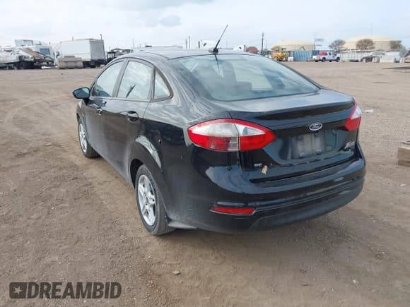 ✅ 2018 Ford Fiesta SE • VIN: 3FADP4BJ0JM139172 • Lot: 41212242. Listed on IAAI with 160,238 mi. Free auction sales archive from the USA and detailed vehicle history report at DreamBid. Image 3.