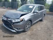 ✅ 2018 Mitsubishi Outlander SE • VIN: JA4AD3A36JZ043199 • Lot: 42115307. Listed on IAAI with 107,835 mi. Free auction sales archive from the USA and detailed vehicle history report at DreamBid. Image 2.
