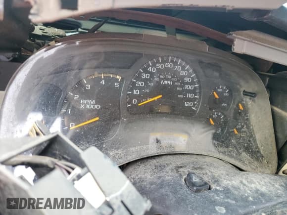 ✅ 2003 Chevrolet Silverado 2500HD LT • VIN: 1GCHK291X3E323578 • Lot: 90325455. Wystawiony na Copart z przebiegiem Nie podano. Bezpłatny archiwum sprzedaży aukcyjnych z USA i szczegółowy raport historii pojazdu na DreamBid. Zdjęcie 9.