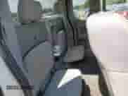 2015 Nissan Frontier S z VIN 1N6BD0CT0FN768458, wystawiony jako Copart lot #64668365 z przebiegiem 186 383 mil mil oraz Szkoda całkowita • Salvage title. Historia ofert i sprzedaży dostępna na DreamBid. Obrazek 10.