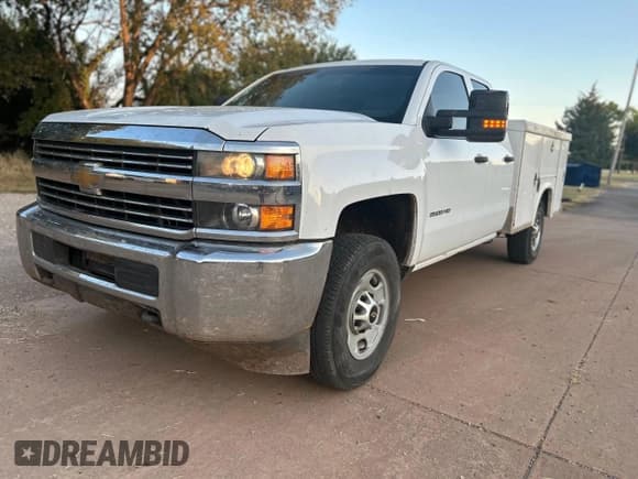 ✅ 2017 Chevrolet Silverado 2500HD • VIN: 1GB2KUEG3HZ201970 • Лот: 72195734. Опубликован ранее на Copart с пробегом 254 058 миль. Бесплатный доступ к архиву аукционных продаж из США и подробный отчёт об истории автомобиля на DreamBid. Изображение 2.
