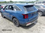 ✅ 2025 Kia Sorento EX • VIN: 5XYRH4JF8SG341900 • Lot: 42720674. Wystawiony na IAAI z przebiegiem 973 mil. Bezpłatny archiwum sprzedaży aukcyjnych z USA i szczegółowy raport historii pojazdu na DreamBid. Zdjęcie 3.