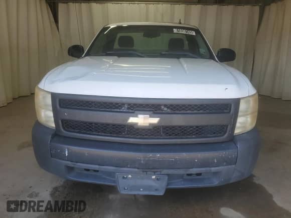 2008 Chevrolet Silverado 1500 Work Truck with VIN 1GCEC14C68E100786, listed as a Copart auction lot 61038145 with 165,357 mi miles and Clean title. Bid and sale history available at DreamBid. Image 5.