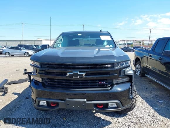 ✅ 2020 Chevrolet Silverado 1500 LT Trail Boss • VIN: 1GCPYFED4LZ183263 • Lot: 43146289. Wystawiony na IAAI z przebiegiem 109 467 mil. Bezpłatny archiwum sprzedaży aukcyjnych z USA i szczegółowy raport historii pojazdu na DreamBid. Zdjęcie 12.