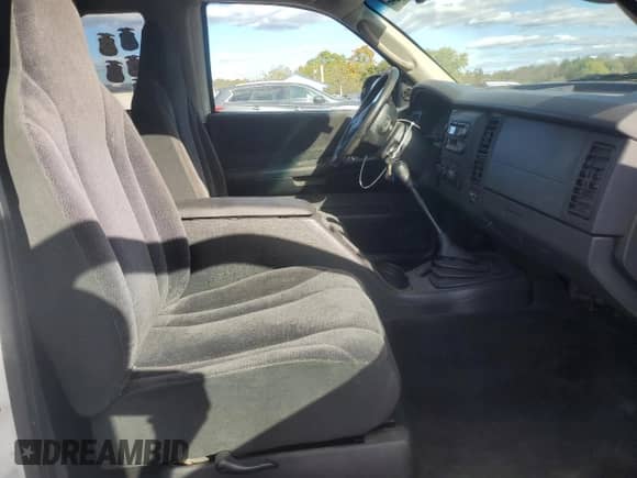 2001 Dodge Dakota z VIN 1B7GL22X21S162973, wystawiony jako Copart lot #76419754 z przebiegiem 135 707 mil mil oraz Czysty tytuł • Clean title. Historia ofert i sprzedaży dostępna na DreamBid. Obrazek 10.