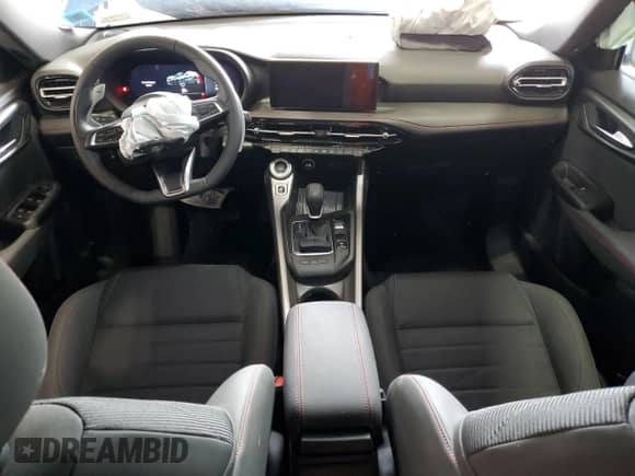 2024 Dodge Hornet R/T z VIN ZACPDFCW1R3A19984, wystawiony jako Copart lot #58474565 z przebiegiem 19 863 mil mil oraz Czysty tytuł • Clean title. Historia ofert i sprzedaży dostępna na DreamBid. Obrazek 8.