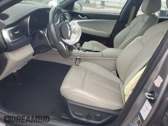 ✅ 2023 Genesis G70 2.0T • VIN: KMTG34TA4PU127033 • Lot: 86213845. Wystawiony na Copart z przebiegiem Nie podano. Bezpłatny archiwum sprzedaży aukcyjnych z USA i szczegółowy raport historii pojazdu na DreamBid. Zdjęcie 7.