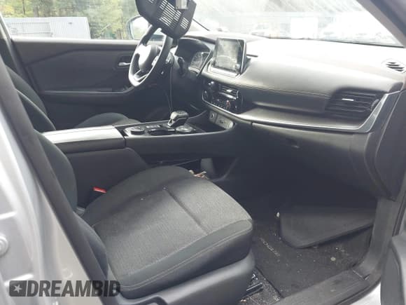 ✅ 2021 Nissan Rogue SV • VIN: 5N1AT3BBXMC681098 • Lot: 43272127. Listed on IAAI with 80,010 mi. Free auction sales archive from the USA and detailed vehicle history report at DreamBid. Image 5.