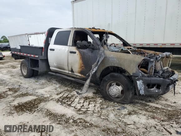 ✅ 2022 Ram 3500 Tradesman • VIN: 3C7WRTCL9NG114950 • Lot: 71706344. Wystawiony na Copart z przebiegiem Nie podano. Bezpłatny archiwum sprzedaży aukcyjnych z USA i szczegółowy raport historii pojazdu na DreamBid. Zdjęcie 4.