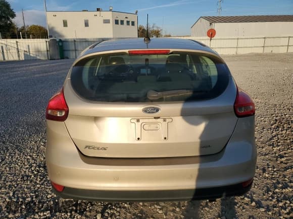✅ 2017 Ford Focus SEL • VIN: 1FADP3M26HL209723 • Лот: 82481445. Опубликован ранее на Copart с пробегом 75 336 миль. Бесплатный доступ к архиву аукционных продаж из США и подробный отчёт об истории автомобиля на DreamBid. Изображение 6.