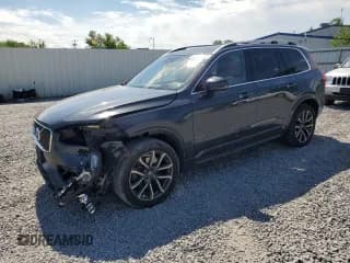 ✅ 2017 Volvo XC90 Momentum • VIN: YV4102XK3H1185428 • Лот: 63051365. Опубликован ранее на Copart с пробегом 90 769 миль. Бесплатный доступ к архиву аукционных продаж из США и подробный отчёт об истории автомобиля на DreamBid. Изображение 1.