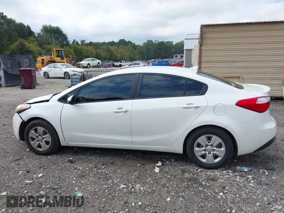 ✅ 2015 Kia Forte LX • VIN: KNAFX4A61F5302325 • Lot: 43323118. Wystawiony na IAAI z przebiegiem 143 431 mil. Bezpłatny archiwum sprzedaży aukcyjnych z USA i szczegółowy raport historii pojazdu na DreamBid. Zdjęcie 14.