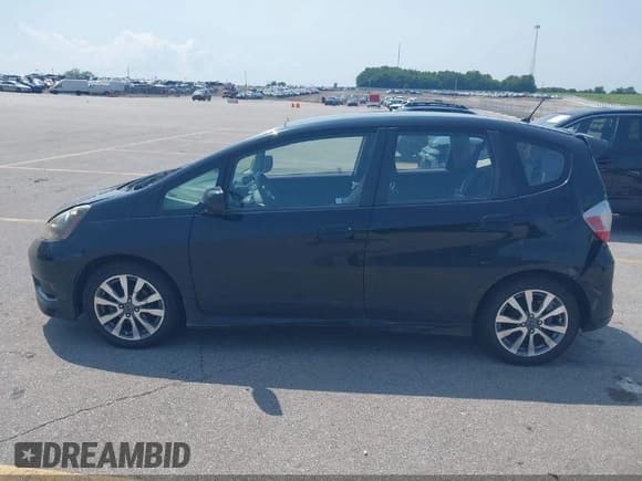 ✅ 2013 Honda Fit Sport • VIN: JHMGE8H54DC011102 • Lot: 43661458. Listed on IAAI with 212,999 mi. Free auction sales archive from the USA and detailed vehicle history report at DreamBid. Image 13.