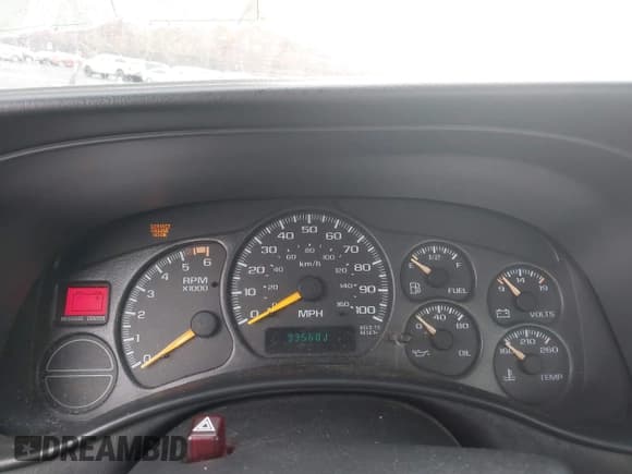 ✅ 2000 Chevrolet Silverado 1500 • VIN: 1GCEC14W4YZ351602 • Lot: 43637900. Listed on IAAI with 335,681 mi. Free auction sales archive from the USA and detailed vehicle history report at DreamBid. Image 7.