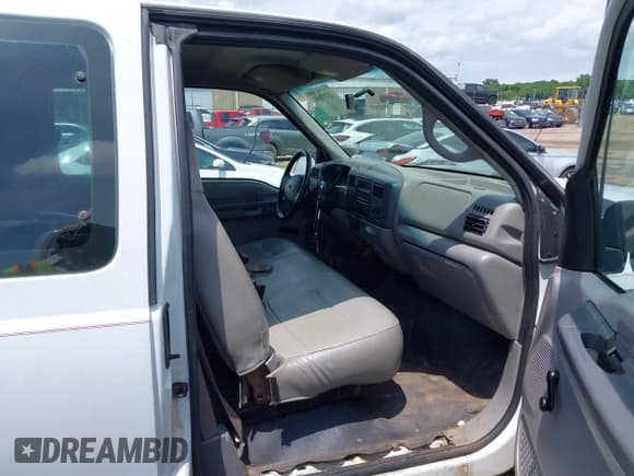 ✅ 2000 Ford F-250 XL • VIN: 3FTNX20L3YMA59818 • Lot: 42497096. Listed on IAAI with 204,187 mi. Free auction sales archive from the USA and detailed vehicle history report at DreamBid. Image 5.