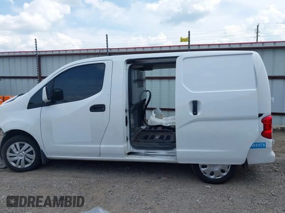 ✅ 2019 Nissan NV200 S • VIN: 3N6CM0KN8KK707432 • Lot: 42457650. Wystawiony na IAAI z przebiegiem 134 888 mil. Bezpłatny archiwum sprzedaży aukcyjnych z USA i szczegółowy raport historii pojazdu na DreamBid. Zdjęcie 13.