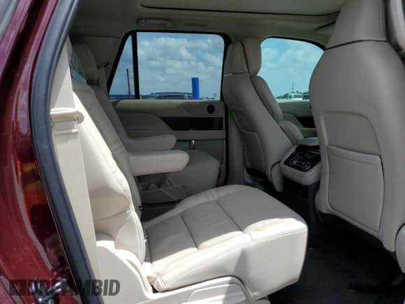 ✅ 2021 Lincoln Navigator Reserve • VIN: 5LMJJ3LT5MEL18240 • Лот: 54882055. Опубликован ранее на Copart с пробегом 26 242 миль. Бесплатный доступ к архиву аукционных продаж из США и подробный отчёт об истории автомобиля на DreamBid. Изображение 11.