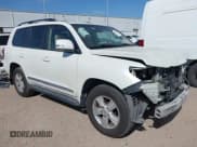 ✅ 2013 Toyota Land Cruiser • VIN: JTMHY7AJ0D4013762 • Lot: 41833955. Wystawiony na IAAI z przebiegiem 154 801 mil. Bezpłatny archiwum sprzedaży aukcyjnych z USA i szczegółowy raport historii pojazdu na DreamBid. Zdjęcie 1.