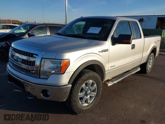 ✅ 2013 Ford F-150 XLT • VIN: 1FTFX1ET3DFA30904 • Лот: 43688233. Опубликован ранее на IAAI с пробегом 205 631 миль. Бесплатный доступ к архиву аукционных продаж из США и подробный отчёт об истории автомобиля на DreamBid. Изображение 2.
