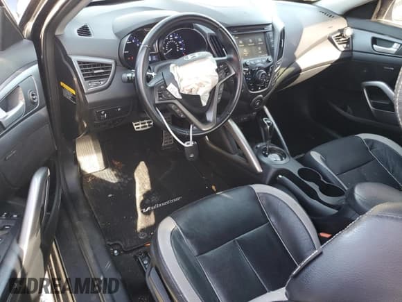 ✅ 2015 Hyundai Veloster Turbo • VIN: KMHTC6AE3FU228928 • Lot: 82211444. Wystawiony na Copart z przebiegiem 58 769 mil. Bezpłatny archiwum sprzedaży aukcyjnych z USA i szczegółowy raport historii pojazdu na DreamBid. Zdjęcie 8.