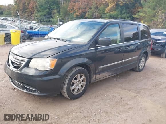 ✅ 2011 Chrysler Town & Country Touring • VIN: 2A4RR5DG8BR775764 • Lot: 43512071. Listed on IAAI with 187,100 mi. Free auction sales archive from the USA and detailed vehicle history report at DreamBid. Image 2.