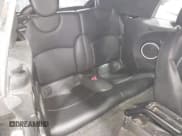 ✅ 2015 MINI Convertible • VIN: WMWZN3C56FT862631 • Lot: 43458065. Wystawiony na IAAI z przebiegiem 98 590 mil. Bezpłatny archiwum sprzedaży aukcyjnych z USA i szczegółowy raport historii pojazdu na DreamBid. Zdjęcie 8.