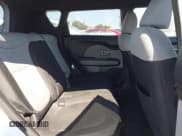 ✅ 2014 Kia Soul • VIN: KNDJN2A23E7110993 • Lot: 42761727. Listed on IAAI with 130,354 mi. Free auction sales archive from the USA and detailed vehicle history report at DreamBid. Image 8.