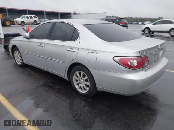 ✅ 2004 Lexus ES 350 • VIN: JTHBA30G540016946 • Лот: 43869194. Опубликован ранее на IAAI с пробегом 320 787 миль. Бесплатный доступ к архиву аукционных продаж из США и подробный отчёт об истории автомобиля на DreamBid. Изображение 3.