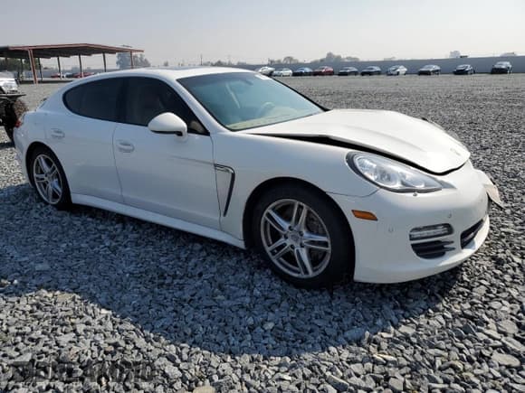 ✅ 2011 Porsche Panamera • VIN: WP0AA2A73BL020592 • Лот: 82597965. Опубликован ранее на Copart с пробегом 57 946 миль. Бесплатный доступ к архиву аукционных продаж из США и подробный отчёт об истории автомобиля на DreamBid. Изображение 4.