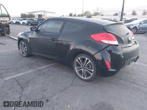 ✅ 2016 Hyundai Veloster • VIN: KMHTC6AD8GU251095 • Lot: 41598280. Wystawiony na IAAI z przebiegiem 119 099 mil. Bezpłatny archiwum sprzedaży aukcyjnych z USA i szczegółowy raport historii pojazdu na DreamBid. Zdjęcie 3.