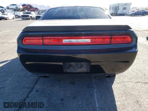 ✅ 2012 Dodge Challenger SXT • VIN: 2C3CDYAG6CH185543 • Lot: 80472334. Wystawiony na Copart z przebiegiem 151 035 mil. Bezpłatny archiwum sprzedaży aukcyjnych z USA i szczegółowy raport historii pojazdu na DreamBid. Zdjęcie 6.