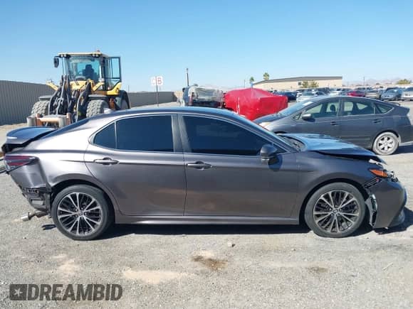 2022 Toyota Camry SE с VIN 4T1G11AK1NU675174, выставлен на аукционе IAAI как лот 43353529 с пробегом 71 275 миль миль и . История ставок и продаж доступна на DreamBid. Изображение 14.