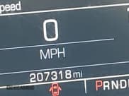 ✅ 2020 Chevrolet Suburban LT • VIN: 1GNSKHKC2LR176418 • Lot: 43544924. Wystawiony na IAAI z przebiegiem 207 318 mil. Bezpłatny archiwum sprzedaży aukcyjnych z USA i szczegółowy raport historii pojazdu na DreamBid. Zdjęcie 15.