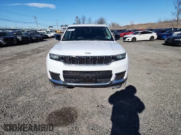 ✅ 2022 Jeep Grand Cherokee Limited • VIN: 1C4RJKBG8N8512642 • Lot: 61804675. Listed on Copart with 23,253 mi. Free auction sales archive from the USA and detailed vehicle history report at DreamBid. Image 5.