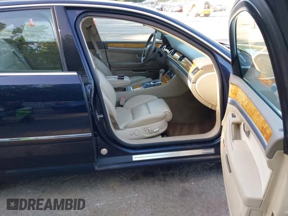 ✅ 2009 Audi A8 • VIN: WAULV94E79N002494 • Лот: 42553169. Опубликован ранее на IAAI с пробегом 151 585 миль. Бесплатный доступ к архиву аукционных продаж из США и подробный отчёт об истории автомобиля на DreamBid. Изображение 5.