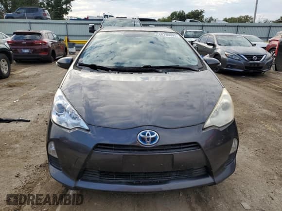 ✅ 2013 Toyota Prius Two • VIN: JTDKDTB34D1055508 • Лот: 86789695. Опубликован ранее на Copart с пробегом 123 340 миль. Бесплатный доступ к архиву аукционных продаж из США и подробный отчёт об истории автомобиля на DreamBid. Изображение 5.