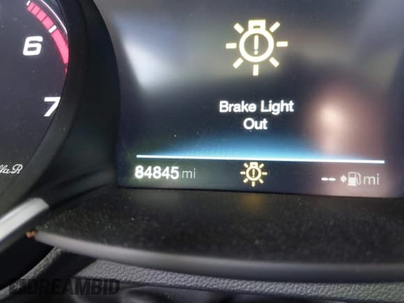 ✅ 2017 Alfa Romeo Giulia Ti • VIN: ZARFAECN8H7537221 • Lot: 41741019. Listed on IAAI with 84,845 mi. Free auction sales archive from the USA and detailed vehicle history report at DreamBid. Image 16.