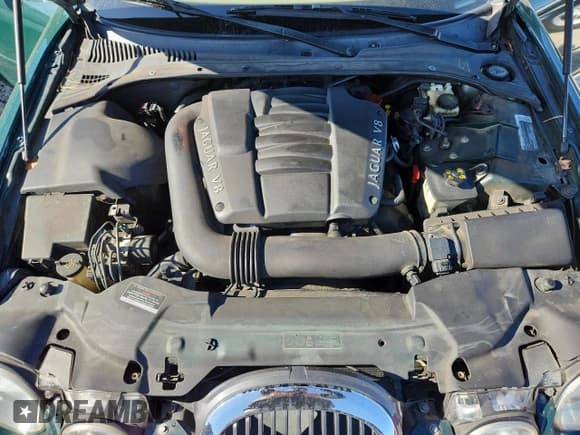 ✅ 2000 Jaguar S-Type V8 • VIN: SAJDA01DXYGL38767 • Lot: 90863125. Listed on Copart with 186,891 mi. Free auction sales archive from the USA and detailed vehicle history report at DreamBid. Image 11.