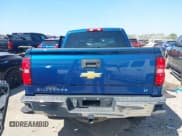 ✅ 2018 Chevrolet Silverado 1500 LT • VIN: 3GCPCREC7JG356648 • Lot: 43140800. Wystawiony na IAAI z przebiegiem Nie podano. Bezpłatny archiwum sprzedaży aukcyjnych z USA i szczegółowy raport historii pojazdu na DreamBid. Zdjęcie 15.