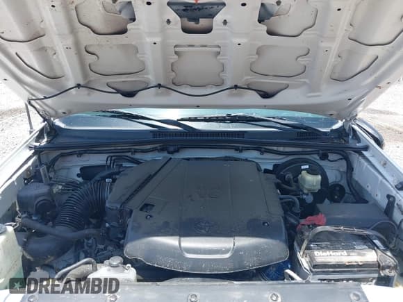 ✅ 2015 Toyota Tacoma PreRunner • VIN: 5TFKU4HN9FX006805 • Lot: 42283766. Wystawiony na IAAI z przebiegiem 132 367 mil. Bezpłatny archiwum sprzedaży aukcyjnych z USA i szczegółowy raport historii pojazdu na DreamBid. Zdjęcie 10.