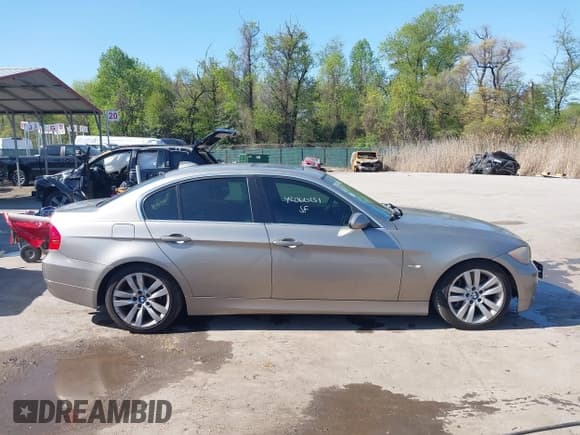 ✅ 2008 BMW 3 Series 335i • VIN: WBAVB77568NH78845 • Лот: 42060251. Опубликован ранее на IAAI с пробегом 221 455 миль. Бесплатный доступ к архиву аукционных продаж из США и подробный отчёт об истории автомобиля на DreamBid. Изображение 13.