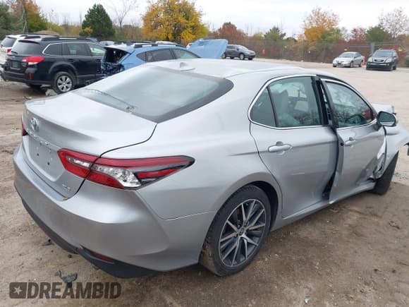 ✅ 2022 Toyota Camry XLE • VIN: 4T1F11AK4NU004397 • Лот: 43519686. Опубликован ранее на IAAI с пробегом 87 646 миль. Бесплатный доступ к архиву аукционных продаж из США и подробный отчёт об истории автомобиля на DreamBid. Изображение 4.