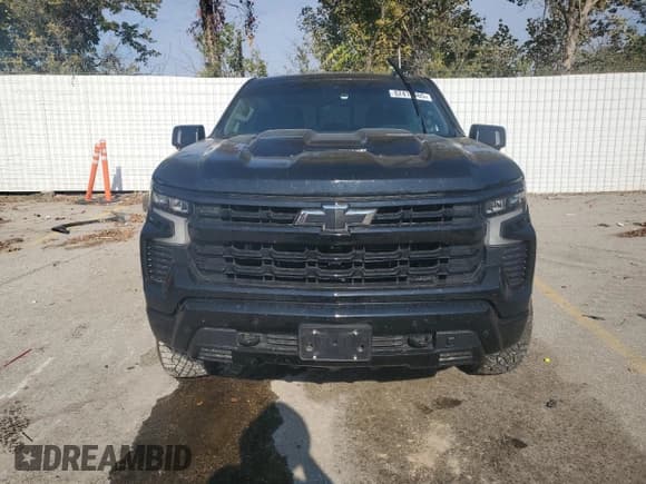 ✅ 2024 Chevrolet Silverado 1500 LT Trail Boss • VIN: 3GCUDFE81RG347126 • Lot: 82419465. Wystawiony na Copart z przebiegiem 28 125 mil. Bezpłatny archiwum sprzedaży aukcyjnych z USA i szczegółowy raport historii pojazdu na DreamBid. Zdjęcie 5.