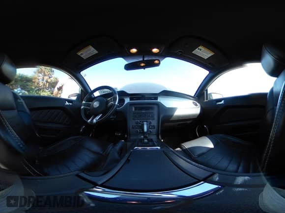 2014 Ford Mustang V6 с VIN 1ZVBP8AM2E5247130, выставлен на аукционе IAAI как лот 43260987 с пробегом 88 623 миль миль и . История ставок и продаж доступна на DreamBid. Изображение 19.